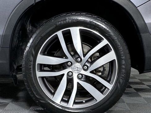 Used 2016 Honda Pilot Touring image 12