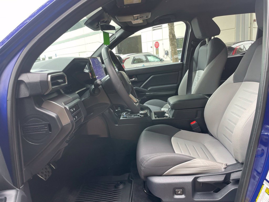 Used 2024 Toyota Tacoma TRD Sport AWD/4WD image 25