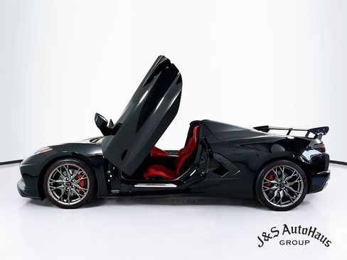 Used 2024 Chevrolet Corvette Stingray Preferred Conv w/ Z51 Performance Package image 4
