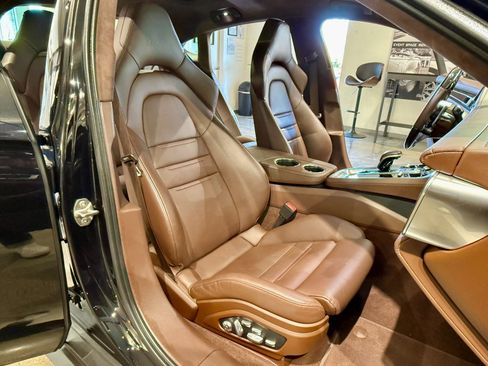 Used 2018 Porsche Panamera Turbo image 38