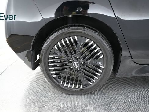 Used 2024 Nissan Leaf SV Plus FWD image 9