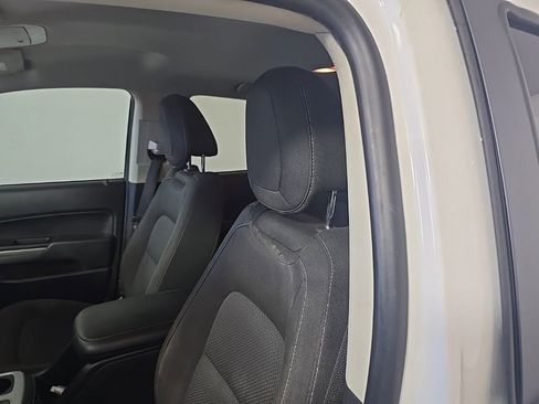 Used 2022 Chevrolet Colorado LT w/ LT Convenience Package image 17