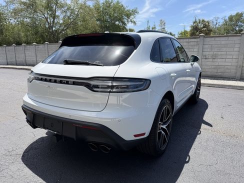 Certified 2025 Porsche Macan AWD/4WD image 6