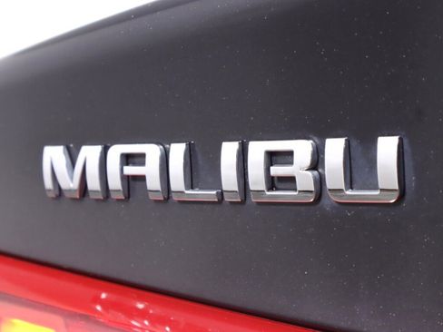 Used 2021 Chevrolet Malibu LT image 33