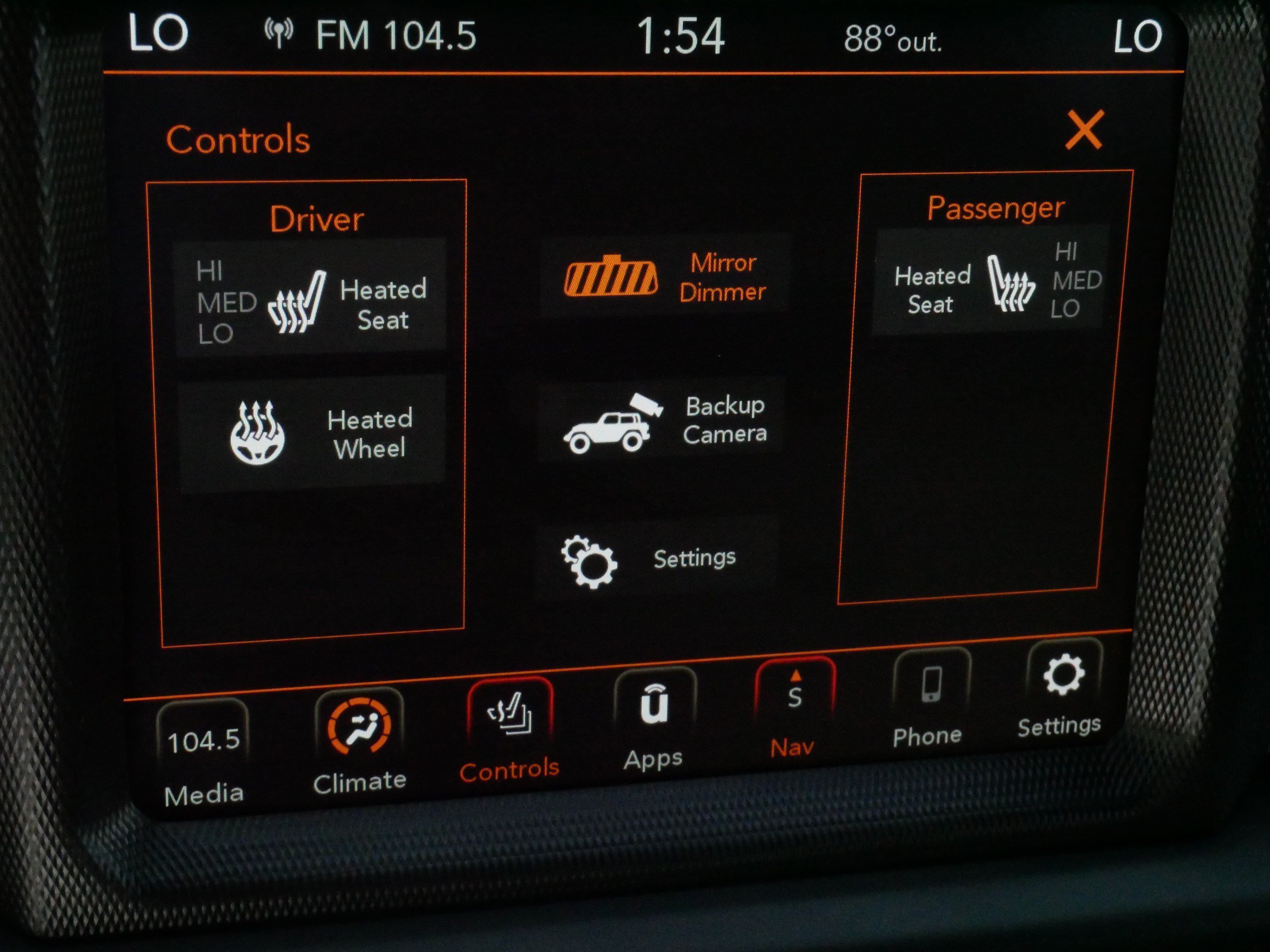 Used 2022 Jeep Wrangler Unlimited Sahara w/ Cold Weather Group AWD/4WD image 29