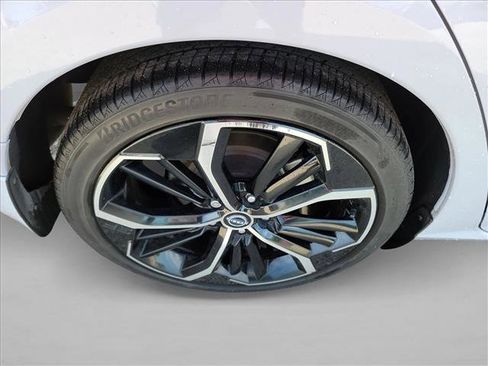Used 2023 Nissan Altima 2.5 SR w/ SR Premium Package FWD image 11