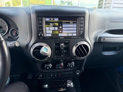 Used 2016 Jeep Wrangler Unlimited Sport w/ Quick Order Package 24S AWD/4WD image 11
