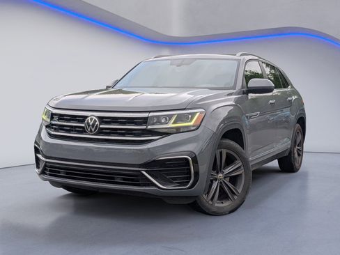 Used 2021 Volkswagen Atlas Cross Sport SE FWD image 2