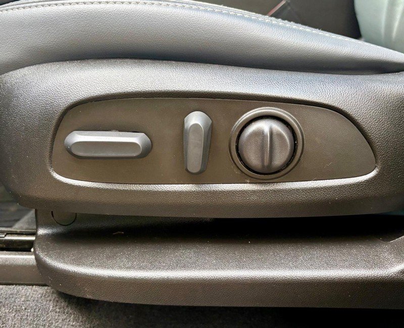 Used 2023 Buick Enclave Essence w/ Experience Buick Package FWD image 32