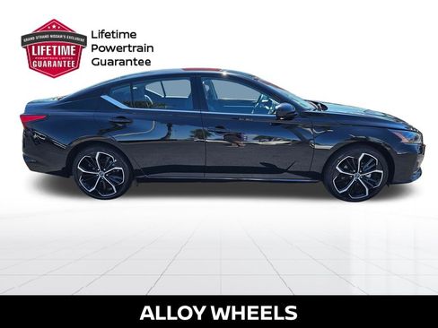Used 2025 Nissan Altima 2.5 SR FWD image 7