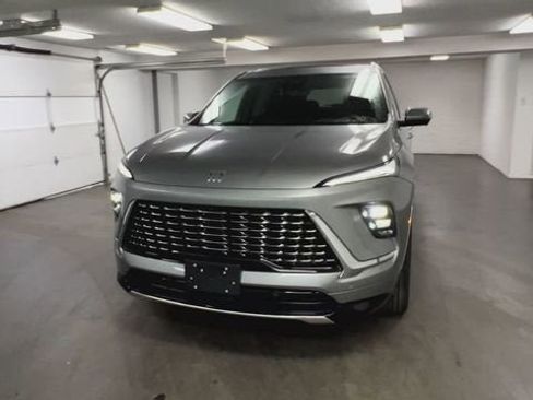 New 2026 Buick Enclave Avenir w/ Super Cruise Package image 3