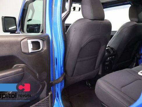 Used 2023 Jeep Gladiator Sport AWD/4WD image 29