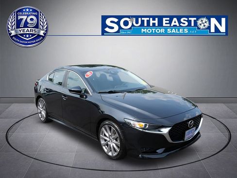 Used 2019 MAZDA MAZDA3 Sedan w/ Select Package FWD image 2