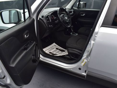 Used 2020 Jeep Renegade Altitude image 8