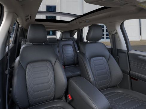 New 2024 Ford Escape Platinum w/ Premium Technology Package image 10