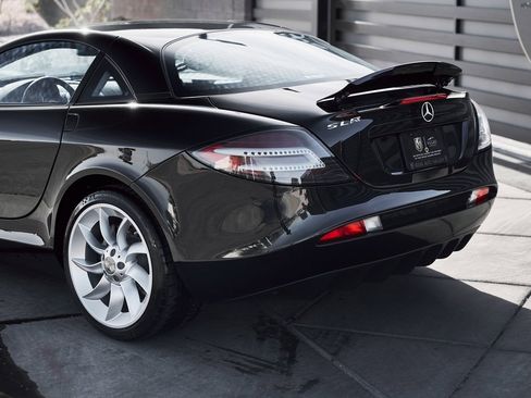 Used 2006 Mercedes-Benz SLR image 13