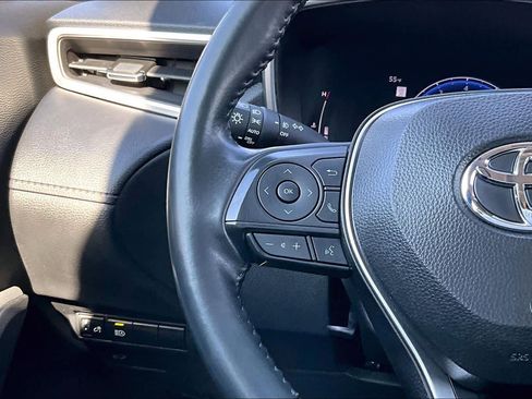 Used 2025 Toyota Corolla Cross XLE w/ Convenience Package image 24