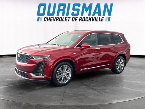 Used 2023 Cadillac XT6 Premium Luxury w/ Technology Package image 2