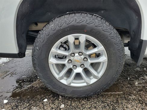 Used 2025 Chevrolet Silverado 1500 LT image 5