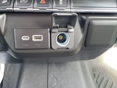 Used 2021 Chevrolet Silverado 1500 Custom Trail Boss image 40