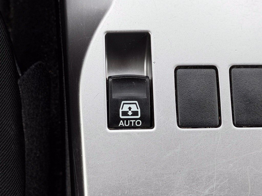 Used 2019 Toyota 4Runner SR5 AWD/4WD image 18