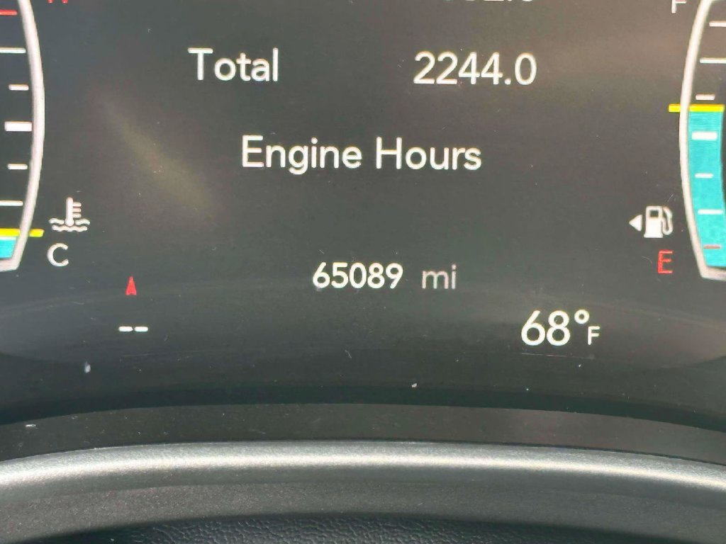 Used 2023 Chrysler Pacifica Touring-L FWD image 26