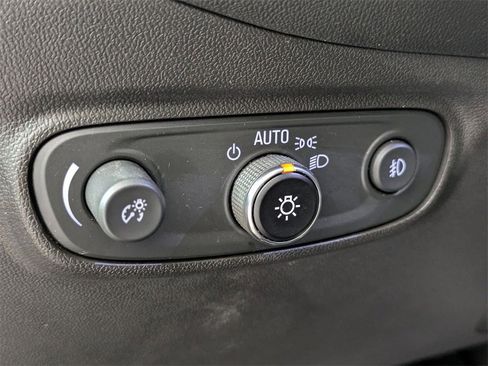 Used 2021 Chevrolet Equinox LT image 14