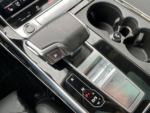 Used 2022 Audi Q8 Prestige image 27