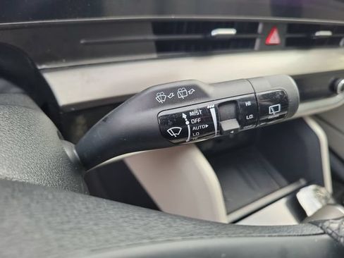 Used 2025 Kia Sportage EX AWD/4WD image 28