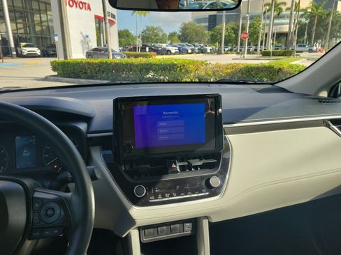 Certified 2025 Toyota Corolla Cross L FWD image 17