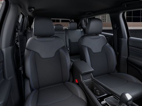 New 2026 Jeep Compass Latitude image 16