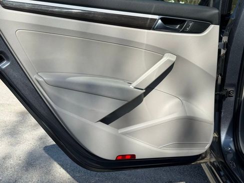 Used 2017 Volkswagen Passat 1.8T SE image 22