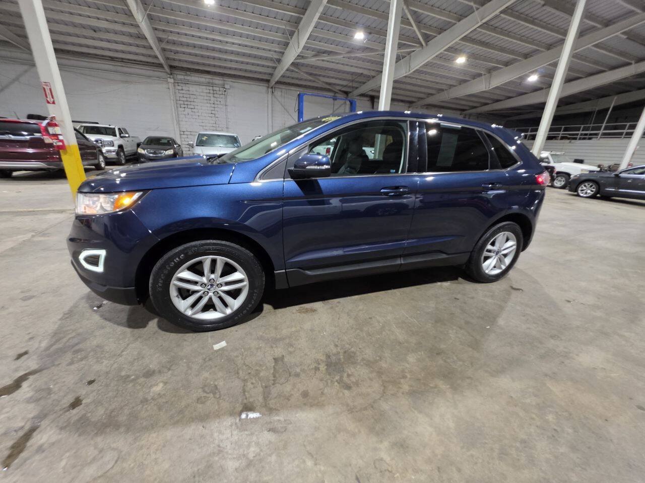 Used 2017 Ford Edge SEL w/ Equipment Group 201A AWD/4WD image 3