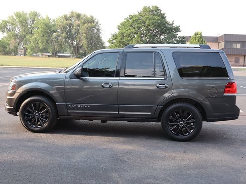Used 2015 Lincoln Navigator 4WD image 9