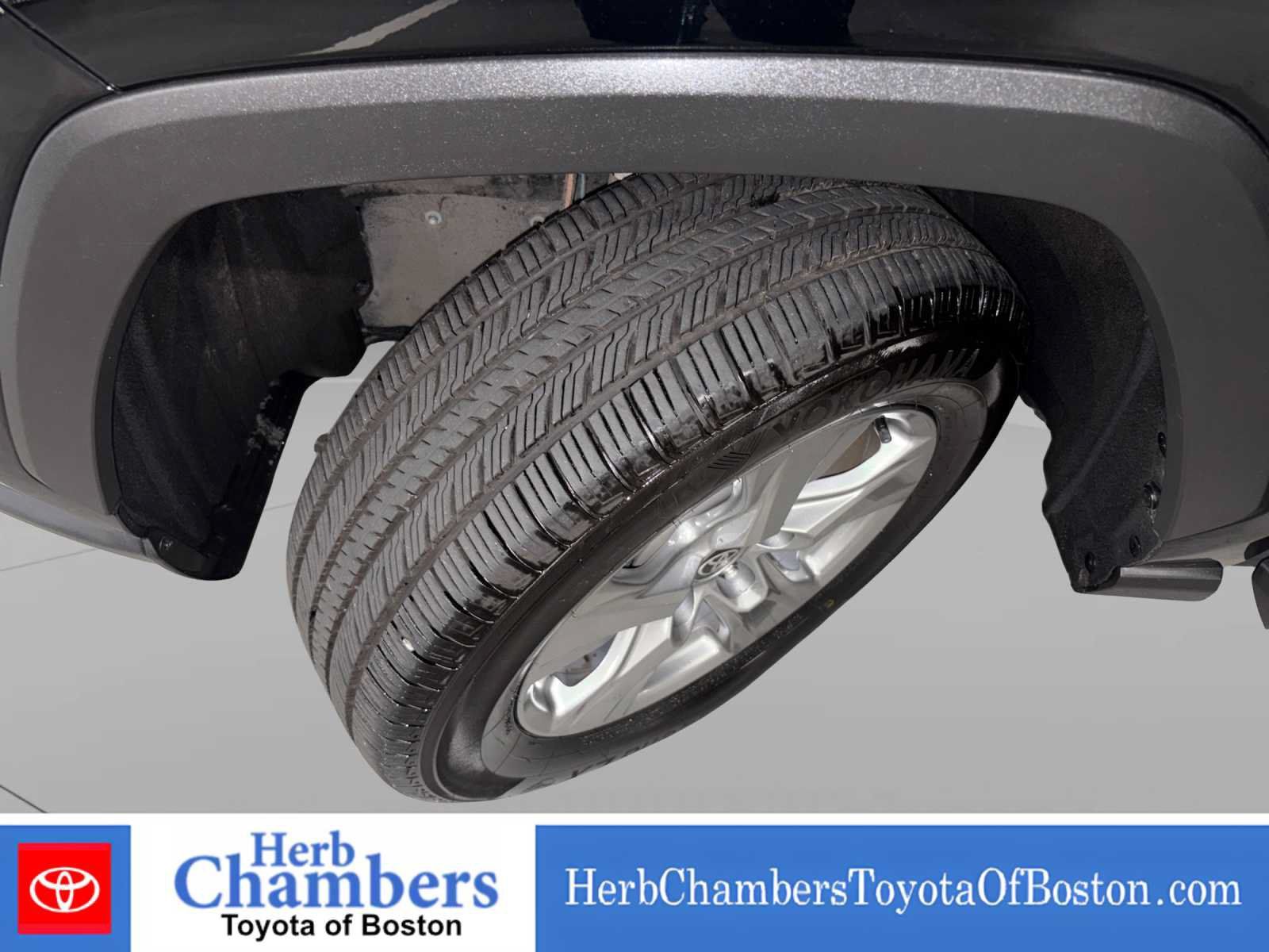 Used 2025 Toyota RAV4 XLE w/ Convenience Package AWD/4WD image 13