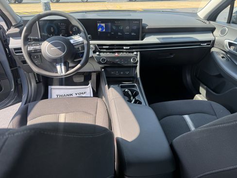 Used 2025 Hyundai Sonata SEL FWD image 17