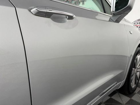 Used 2020 Cadillac XT6 Premium Luxury image 35