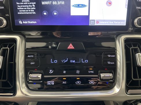 Used 2024 Kia Sorento SX Prestige AWD/4WD image 18