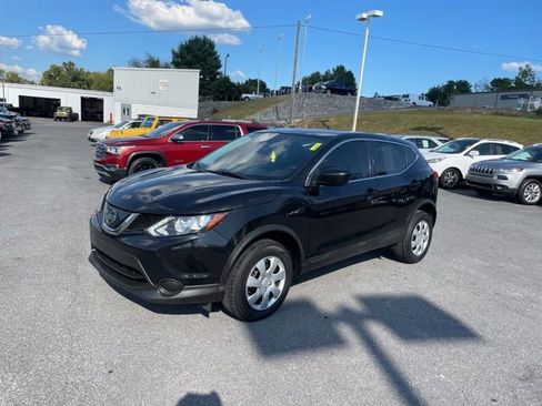 Used 2019 Nissan Rogue Sport S image 4