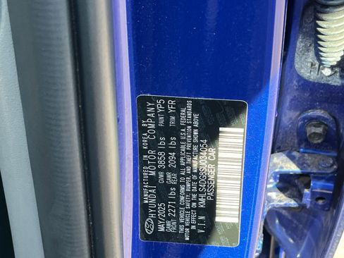 Used 2025 Hyundai Elantra SEL FWD image 30