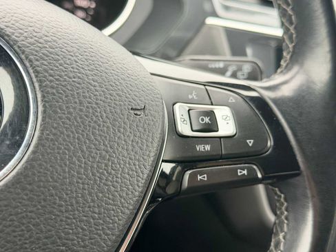 Used 2020 Volkswagen Tiguan SE R-Line image 27