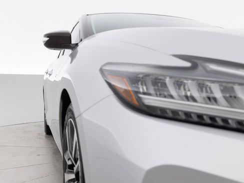 Used 2020 Nissan Maxima 3.5 SV w/ Floor Mat Group FWD image 11