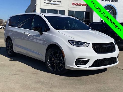 New 2026 Chrysler Pacifica Select image 26