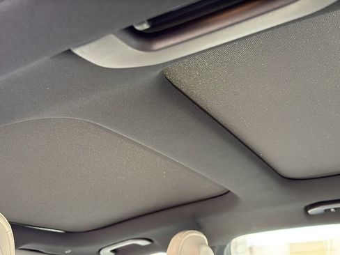 Used 2025 Mercedes-Benz C 300 Sedan image 22