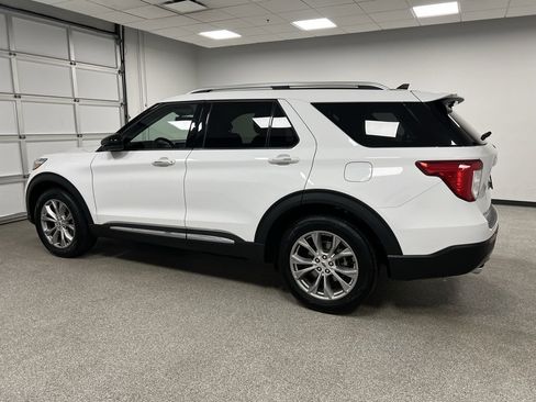 Used 2022 Ford Explorer Limited image 8
