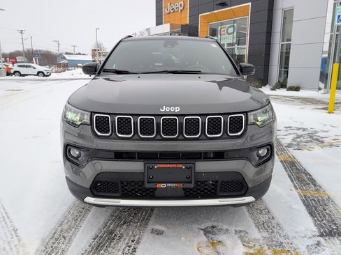 Used 2024 Jeep Compass Limited image 2