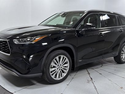 Used 2023 Toyota Highlander Platinum