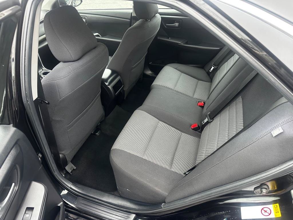 Used 2015 Toyota Camry LE FWD image 9