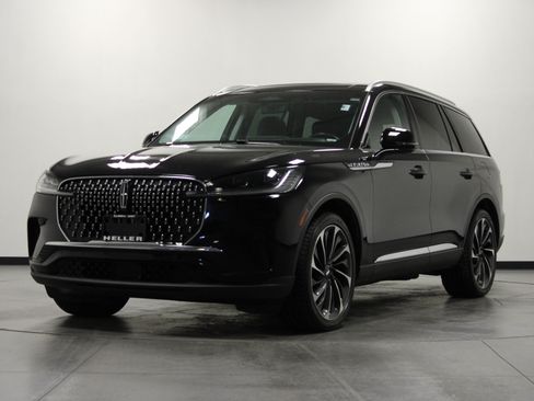 Used 2025 Lincoln Aviator Reserve w/ Equipment Group 201A AWD/4WD image 8