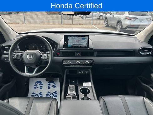 Certified 2023 Honda Pilot Touring image 17